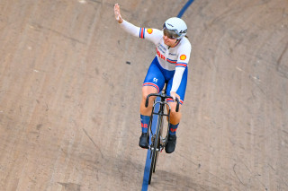 Sophie Capewell waves to the crowd at the 2023 UCI Cycling World Championships