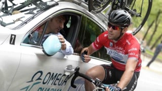 Cavendish wins red jersey in Giro