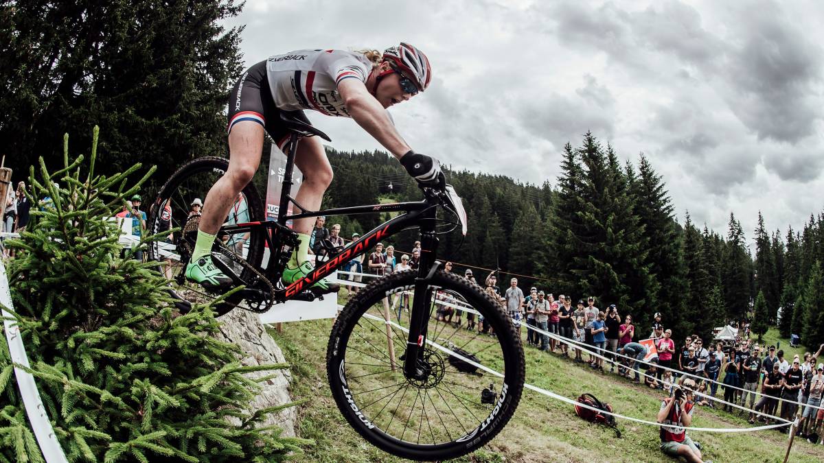 uci downhill mont sainte anne