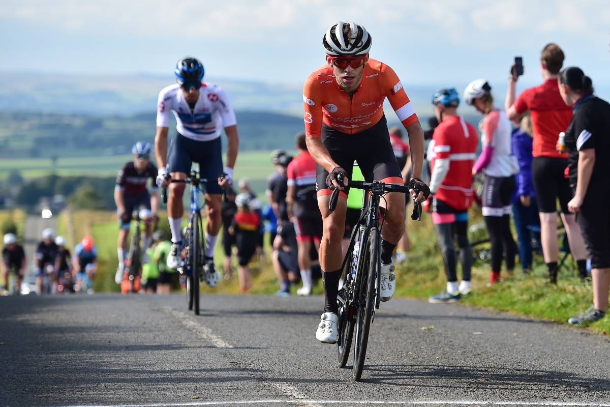 Cycling development teams shop