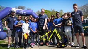 Sir Chris Hoy and Evans Cycles lead a special HSBC UK Go-Ride Session