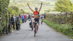 Askey rides into second-stage lead at Isle of Man Junior Tour