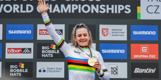 Brilliant Backstedt crowned under-23 champion on final day of UCI Cyclo-cross World Championships