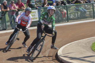 women cycle speedway
