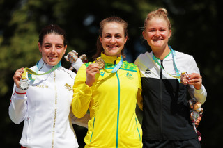 anna henderson commonwealth podium