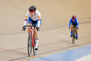 Morgan Newberry i the women's C5 scratch race