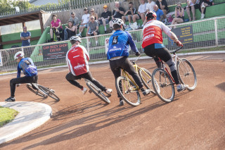 Birmingham Monarchs and Kesgrave Panthers in mid race action