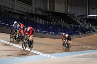 Kirsty Johnson takes the keirin win