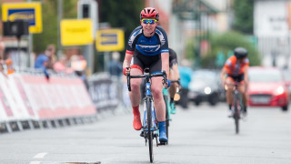 Katie Archibald crossed the line ahead of Laura Massey and Nikki Juniper to win the 2017 Women's CiCLE Classic