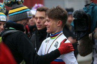 Ben Tulett wins the 2019 UCI Cyclo-Cross World Championships men's junior category.