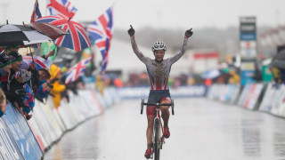 Evie Richards becomes the first-ever women's under-23 world cyclo-cross champion