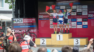 Evie Richards on the podium in La Bresse