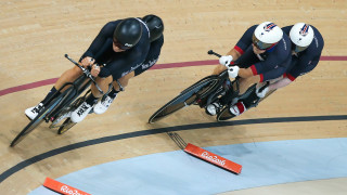 Sophie Thornhill and Helen Scott competes for Great Britain in the individual pursuit at the Rio Paralympics