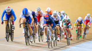 Jenny Holl wins bronze for Great Britain in the junior women's scratch race