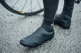 How to Deal with Cycling Related 'Hot Foot' - Road Bike Rider