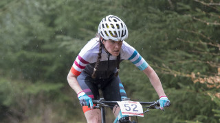 Kerry MacPhee leads the way in the women's standings at the 2018 HSBC UK | National Cross Country Series