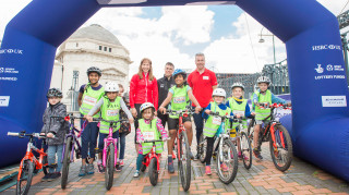 Sir Chris Hoy, Joanna Rowsell Shand and Ryan Owens with young riders at HSBC UK City Ride in Birmingham