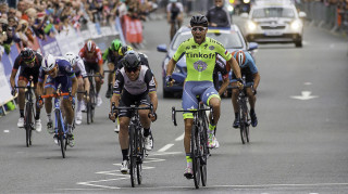 Adam Blythe wins the men's road race at the 2016 HSBC UK National Road Championships