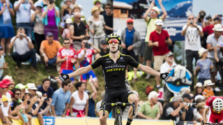Adam Yates wins a stage of the Criterium du Dauphine 2018.