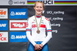 Elynor Backstedt on the podium after winning bronze in the Junior Women's Individual TT at the 2018 UCI Road World Championships in Innsbruck, Austria.