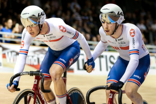 Mark Stewart and Ollie Wood won Madison silver