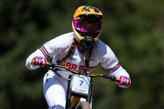 Aimi Kenyon at the 2022 UCI Mountain Bike World Championships in Les Gets