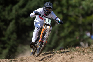 Jordan Williams wins the 2022 UCI Downhill World Championships title in Les Gets
