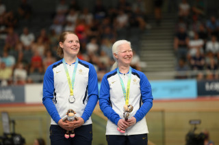 Aileen McGlynn and Ellie Stone win silver at the 2022 Commonwealth Games in Birmingham