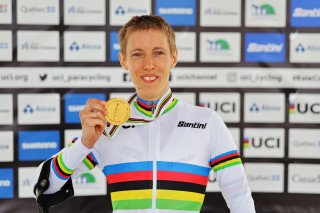 Fran Brown wins gold at the 2022 UCI Para-cycling Road World Championships in Canada