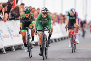 Megan Barker outsprints Cat Ferguson in the National Circuit Championships in Redcar