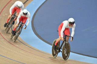 Team England win team sprint silver at the 2022 Commonwealth Games in Birmingham