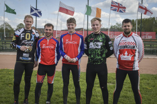 mens elite gp race round 1, Ben Clarke in the lead, group shot of the riders.