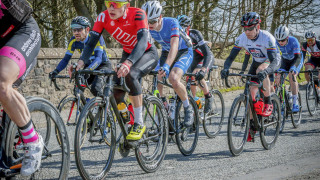 Anna Shackley &amp; Oran McConville take the honours at the Scottish Cycling Junior Road Race Championships.