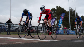 Caird Park Velodrome hosts Youth Omnium Champs as Commonwealth Hero watches on