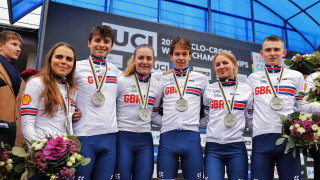 Great Britain storms to team relay silver on day one of the 2024 UCI Cyclo-cross world championships