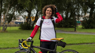 &#039;Mums out on her bike&#039; meet Breeze Champion Esther Griffiths