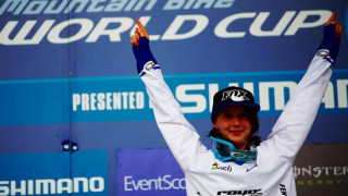 Manon Carpenter wins UCI Junior World Cup Downhill title