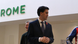 Miliband visits British Cycling