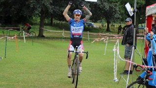 Cross: Holmes zeros in on victory in the first event of the London League
