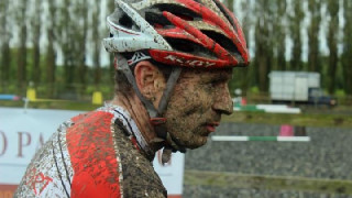 Cross: Andy Taylor takes London League win