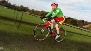 Cross: Vet ace Davies storms to Plymouth win