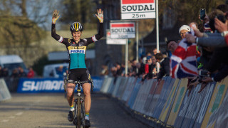 Nikki Harris conquers Namur citadel to win maiden UCI Cyclo-cross World Cup