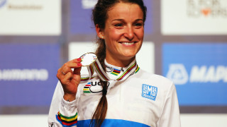 Great Britain&#039;s Lizzie Armitstead wins road world title in Richmond