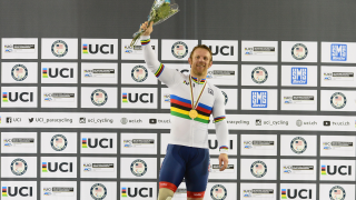 Kilo king Cundy wins 13th cycling world title