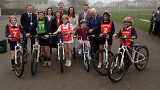 Minister Helen Grant visits British Cycling Go-Ride session