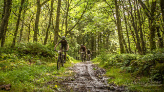 Sharon Laws and Ben Thomas win 2016 British Cycling MTB Marathon Championships