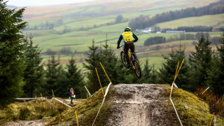 Atherton and Carpenter victorious as British Cycling MTB Downhill Series begins in Scotland
