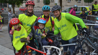 Thousands enjoy exclusive ride of Le Tour route at Sky Ride Leeds