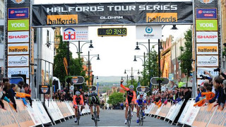 Rob Partridge wins the Oldham Round of the Halfords Tour Series