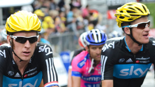 Wiggins survives in second after dramatic ride to Boulogne